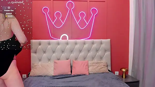 AgnesBeautiful online show from April 17, 2026, 8:39 am