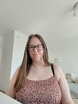 CelineThompson online show from May 23, 2026, 1:26 pm
