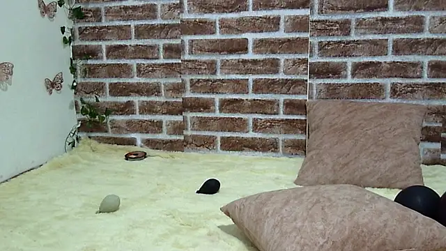 Katia Cutte online show from March 15, 2026, 9:43 pm