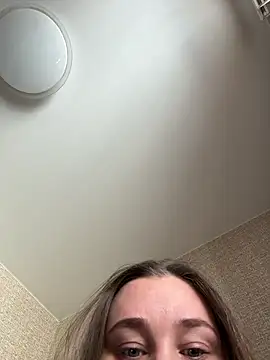 sweetie El online show from March 9, 2026, 9:57 am