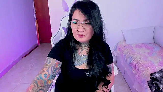 Snapshot of heeyy_kitty chatting on July 14, 2026, 10:04 pm heeyy kitty online show from July 14, 2026, 10:04 pm