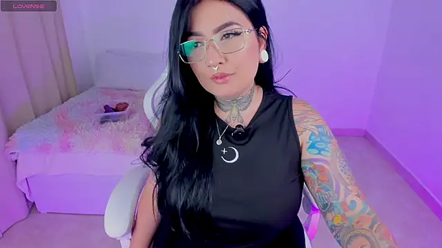 Snapshot of heeyy_kitty chatting on August 1, 2026, 5:56 pm heeyy kitty online show from August 1, 2026, 5:56 pm