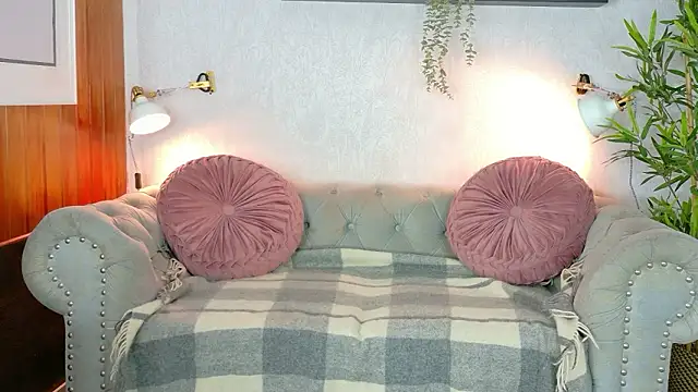 Katalinalee online show from March 17, 2026, 8:34 pm