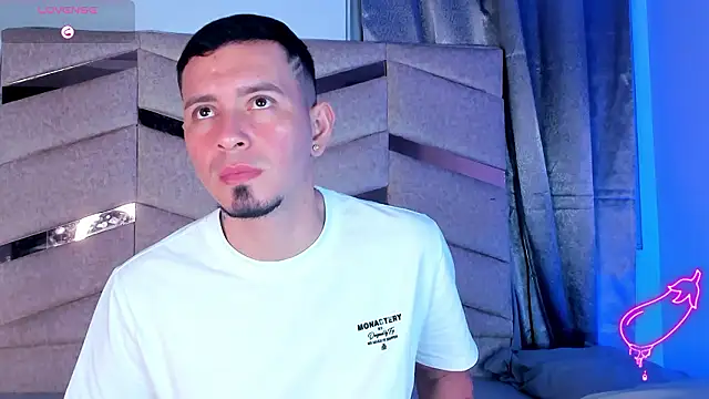 AxelNoiir  online show from March 4, 2026, 6:47 pm