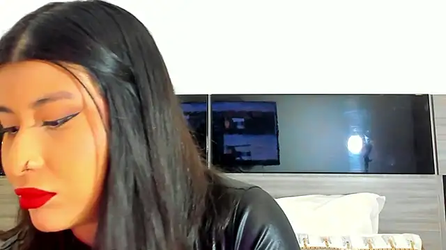 DaphneWayne online show from April 15, 2026, 7:58 pm