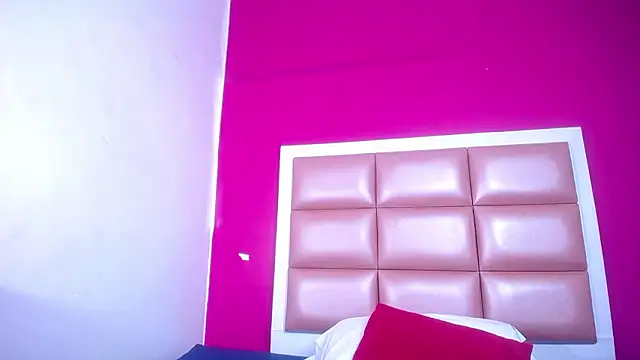 secrett whore18 online show from March 4, 2026, 6:36 pm