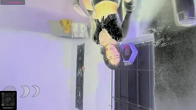 marianafoxx  online show from April 23, 2026, 6:25 am