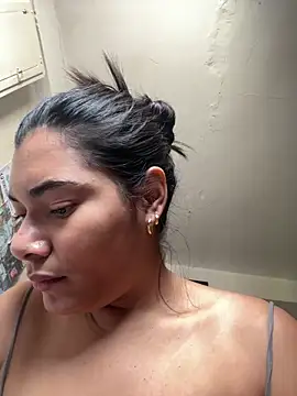 Sweetroseof online show from March 31, 2026, 4:40 pm