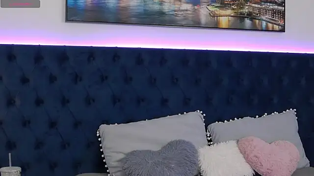 VenusSinclairr online show from March 18, 2026, 9:40 pm