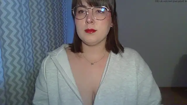 Snapshot of ClaraHard chatting on April 22, 2026, 5:25 pm ClaraHard online show from April 22, 2026, 5:25 pm