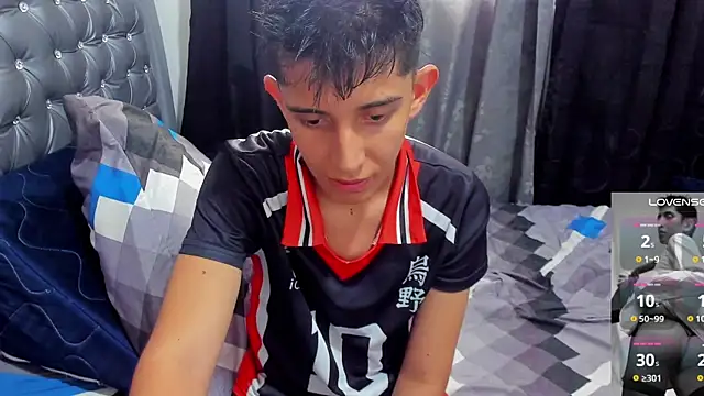 gomitaboy1 online show from April 11, 2026, 7:40 pm