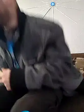 Snapshot of CirclingClass chatting on January 27, 2025, 5:04 pm CirclingClass online show from January 27, 2025, 5:04 pm