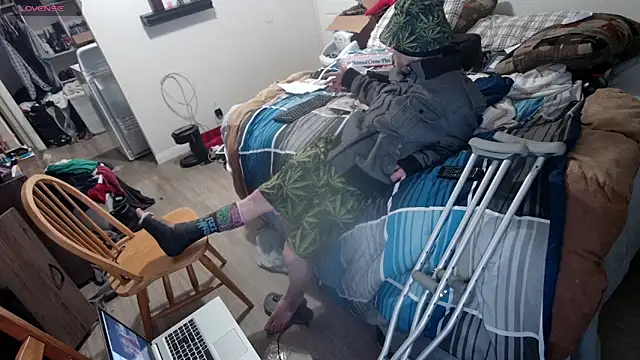 Snapshot of CirclingClass chatting on February 15, 2025, 2:22 pm CirclingClass online show from February 15, 2025, 2:22 pm