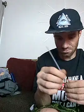 Snapshot of CirclingClass chatting on February 21, 2025, 12:50 pm CirclingClass online show from February 21, 2025, 12:50 pm