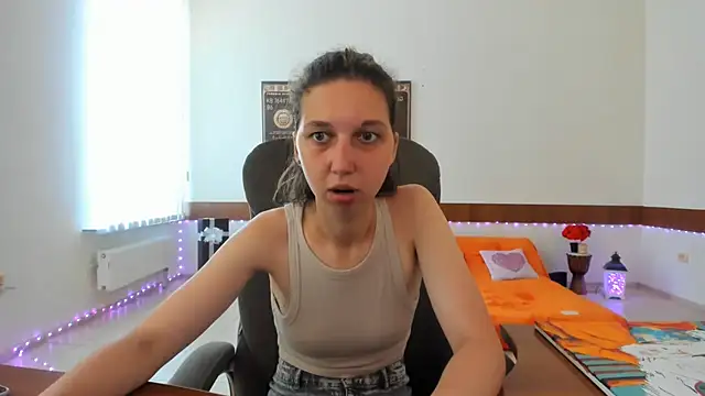 Snapshot of Ellina_Star chatting on July 16, 2026, 8:20 am Ellina Star online show from July 16, 2026, 8:20 am