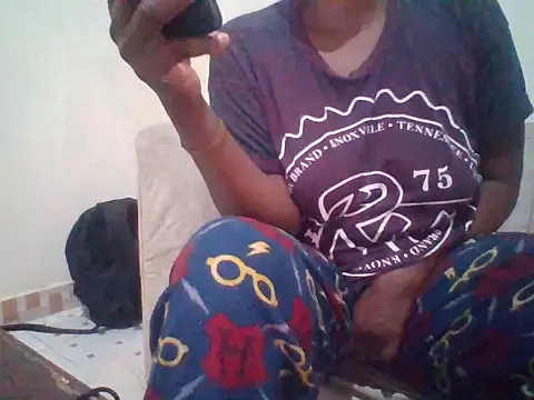 Sexyaryaa online show from May 4, 2026, 8:49 pm