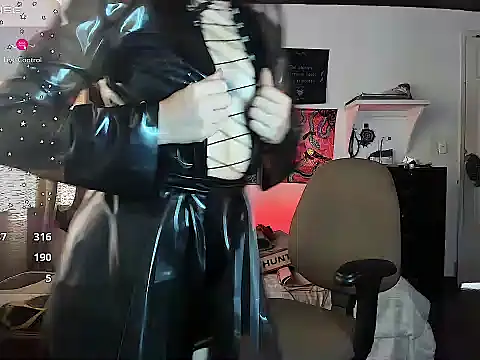 Snapshot of LilaGiger chatting on June 3, 2026, 5:51 pm LilaGiger online show from June 3, 2026, 5:51 pm