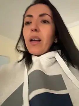 SamanthaWalker  online show from June 8, 2026, 1:33 pm