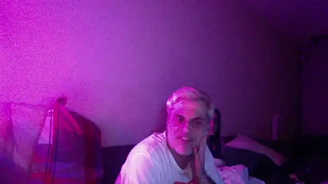 chiara-mario online show from March 19, 2026, 3:43 am