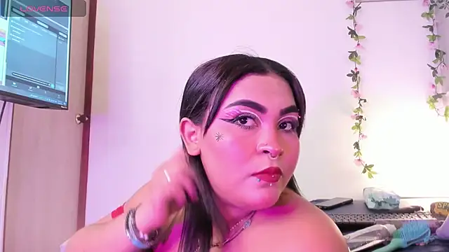 Candyy rose  online show from April 9, 2026, 3:28 am