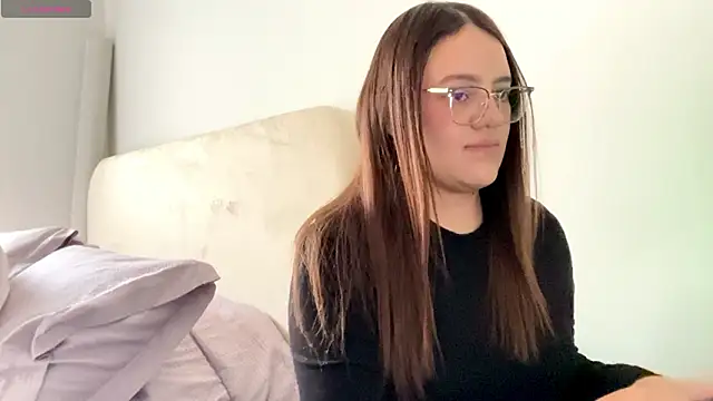 Sarahhh 0 online show from March 4, 2026, 8:15 pm