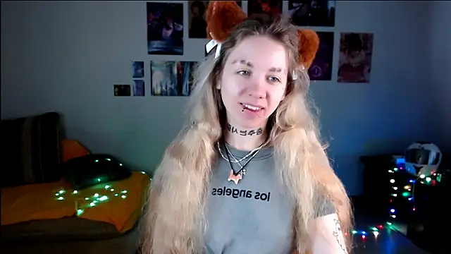 Nica Kawaii online show from May 15, 2026, 1:18 pm