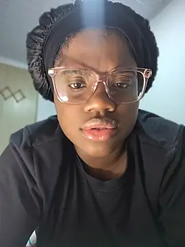 YourLiaa  online show from March 31, 2026, 4:24 am