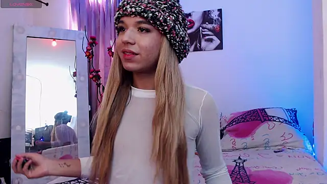 Candyy doll   online show from March 26, 2026, 6:13 pm