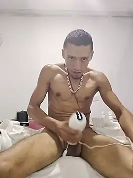 Snapshot of TuCanero23cm chatting on July 2, 2026, 3:23 am TuCanero23cm online show from July 2, 2026, 3:23 am