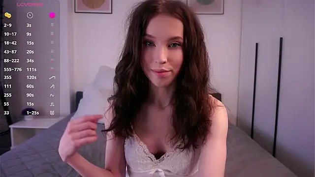 CleotildePiel online show from May 22, 2026, 2:33 pm