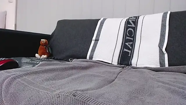 lilchristianxh online show from November 9, 2025, 1:31 pm