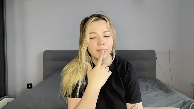 alyrasun online show from March 23, 2026, 6:06 am