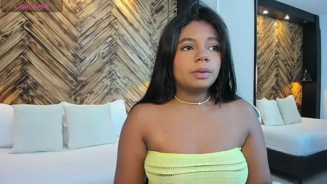 Snapshot of cata_rosse_ chatting on April 25, 2026, 2:03 am cata rosse online show from April 25, 2026, 2:03 am
