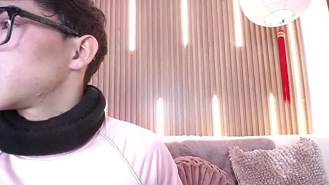 Cristopher Wild online show from April 3, 2026, 8:29 pm