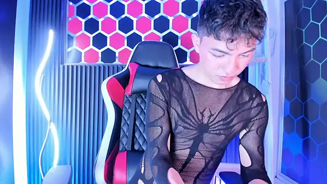 Cristopher Wild online show from May 20, 2026, 4:18 am