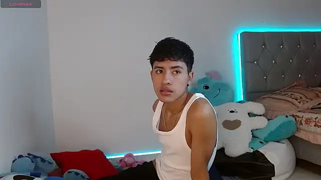 Sebas fire4 online show from April 18, 2026, 9:48 pm