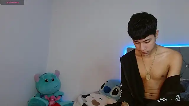 Snapshot of Sebas_fire4 chatting on April 28, 2026, 11:43 pm Sebas fire4 online show from April 28, 2026, 11:43 pm