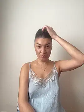 Snapshot of MilaDiva34 chatting on March 19, 2026, 9:24 am MilaDiva34 online show from March 19, 2026, 9:24 am