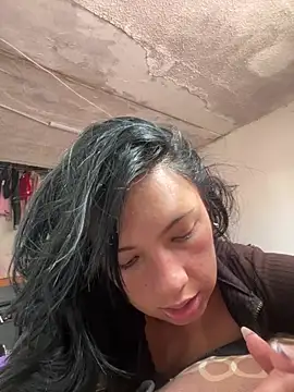 Marianaxc online show from April 27, 2026, 4:27 pm