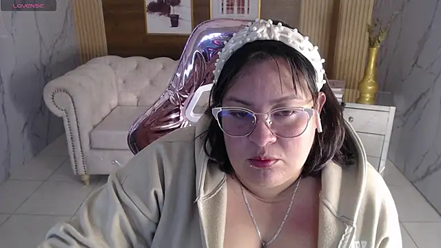 Astrid1 s online show from April 10, 2026, 3:23 am