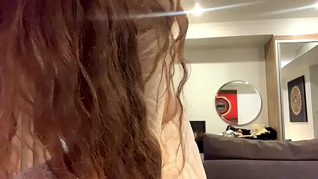 Kissme Kira online show from April 2, 2026, 11:13 pm