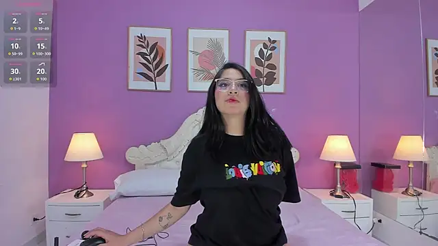 YayaQueen online show from May 27, 2026, 12:13 pm