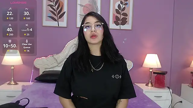 YayaQueen online show from June 13, 2026, 12:03 pm