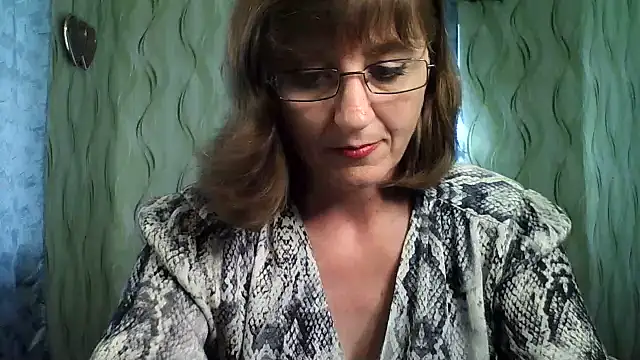 Alisaprice077 online show from June 23, 2026, 2:48 pm