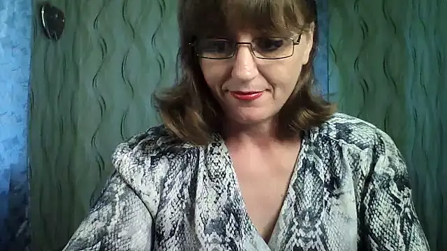 Alisaprice077 online show from June 28, 2026, 8:42 am