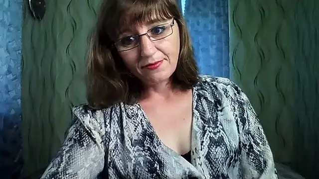 Alisaprice077 online show from July 19, 2026, 7:01 am