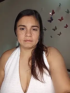Snapshot of BettyBoo_w chatting on June 19, 2026, 6:23 pm BettyBoo w online show from June 19, 2026, 6:23 pm