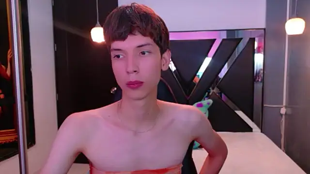 Stefany PiInk online show from April 30, 2026, 3:57 am