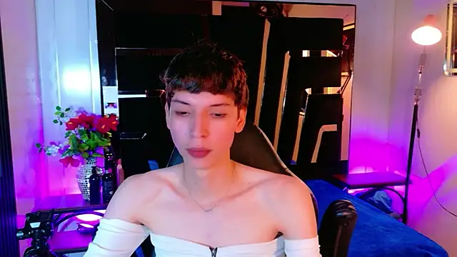 Stefany PiInk online show from May 6, 2026, 12:43 pm