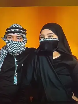 Snapshot of T__bah chatting on April 5, 2026, 9:23 pm T bah online show from April 5, 2026, 9:23 pm